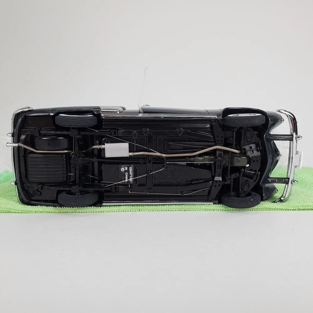 Danbury Mint 1950 Studebaker Champion Convertible 1:24 W/Title &‎ Display Case